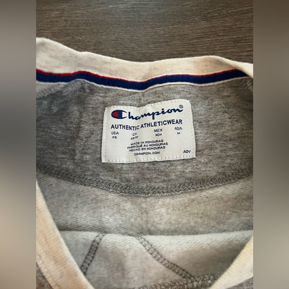 Champion sweatshirt. Size XS - Picture 4 of 4